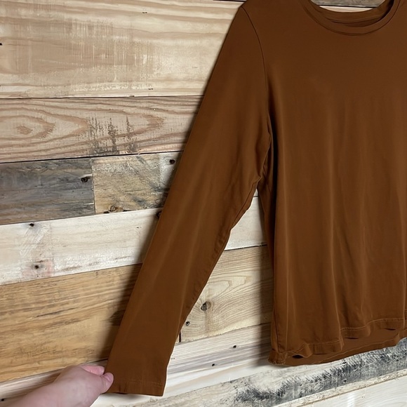 Lands’ End Size Med Petite Brown Crewneck Long Sleeve Soft Relaxed Fit T-Shirt - Picture 2 of 6